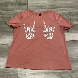 Skeleton Hand Cropped Graphic Tee Size Large (Juniors)